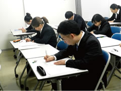 校内企業採用試験